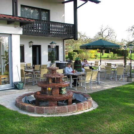 Gasthaus Und Ferienwohnungen Zum Engel Waldbrunn  ภายนอก รูปภาพ