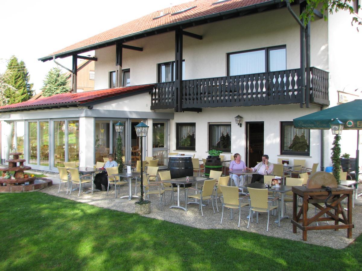 Gasthaus Und Ferienwohnungen Zum Engel Waldbrunn  ภายนอก รูปภาพ