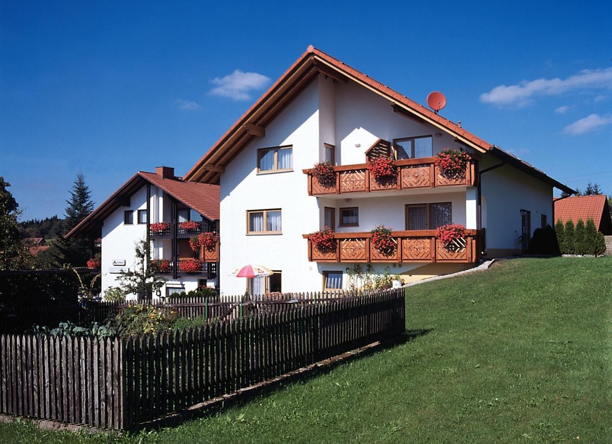 Gasthaus Und Ferienwohnungen Zum Engel Waldbrunn  ภายนอก รูปภาพ