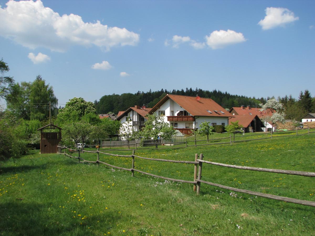 Gasthaus Und Ferienwohnungen Zum Engel Waldbrunn  ภายนอก รูปภาพ