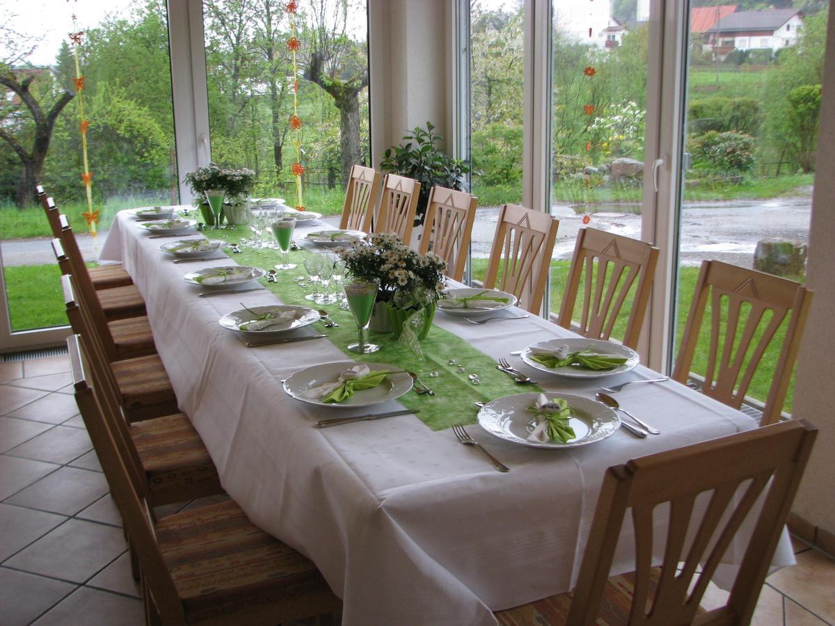 Gasthaus Und Ferienwohnungen Zum Engel Waldbrunn  ภายนอก รูปภาพ