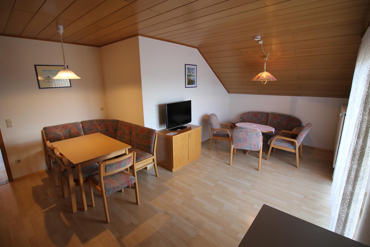 Gasthaus Und Ferienwohnungen Zum Engel Waldbrunn  ห้อง รูปภาพ