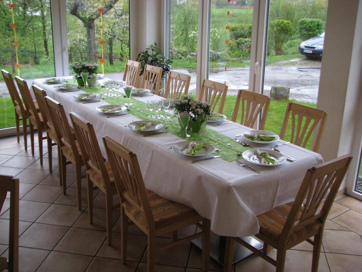 Gasthaus Und Ferienwohnungen Zum Engel Waldbrunn  ภายนอก รูปภาพ