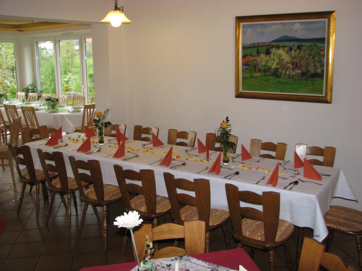 Gasthaus Und Ferienwohnungen Zum Engel Waldbrunn  ภายนอก รูปภาพ